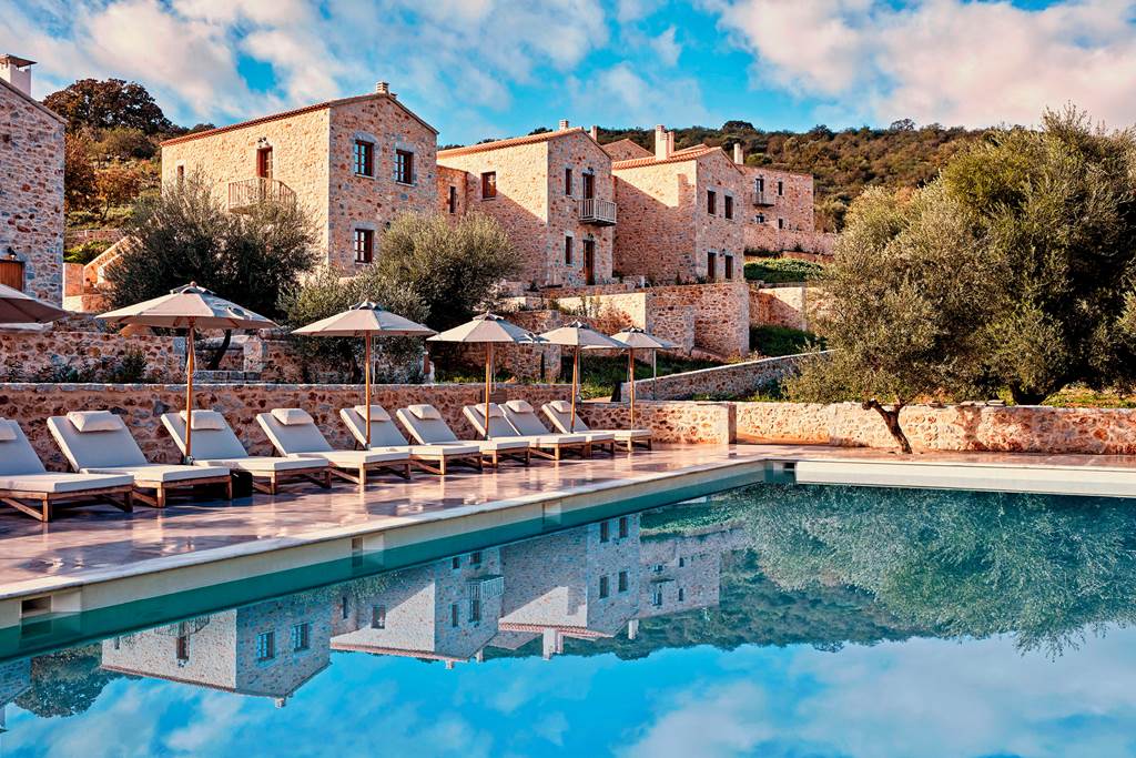 100 Rizes Luxury Sea Side Resort