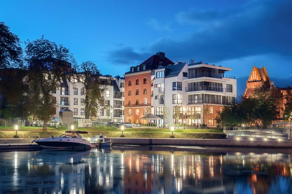 Almond Business & Spa