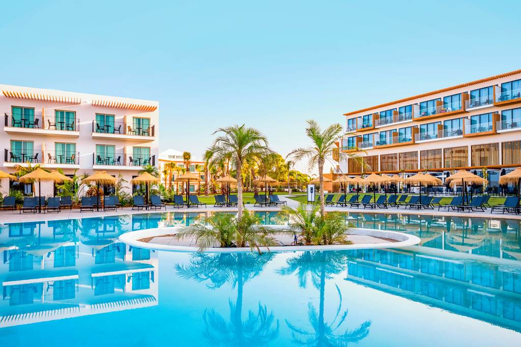 AP Cabanas Beach & Nature