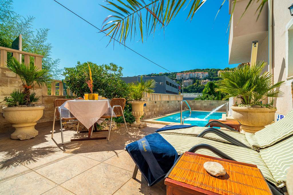 Apartments Villa Aura