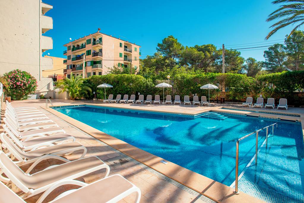 Azuline Hotel Bahamas