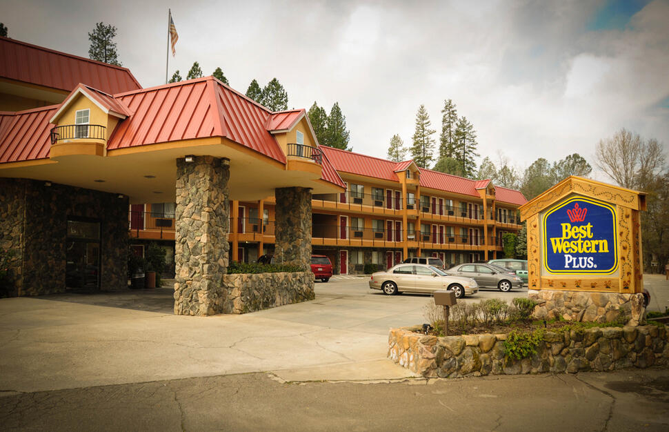 Best Western Plus Yosemite Way Station