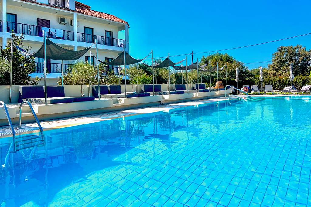 Bruskos Hotel & Suites