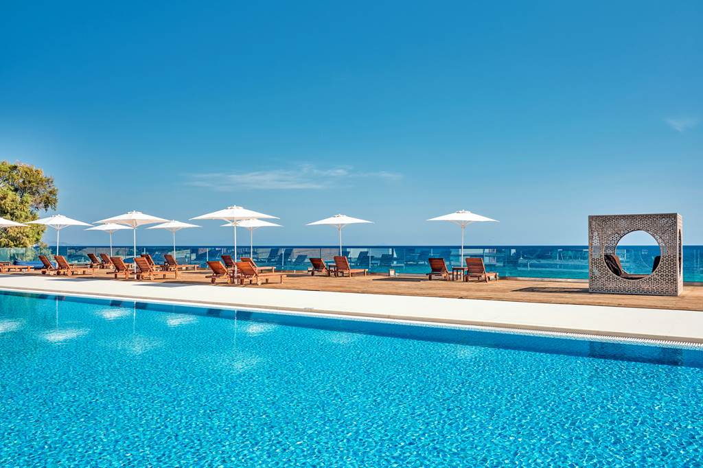 Cavo Orient Beach Hotel