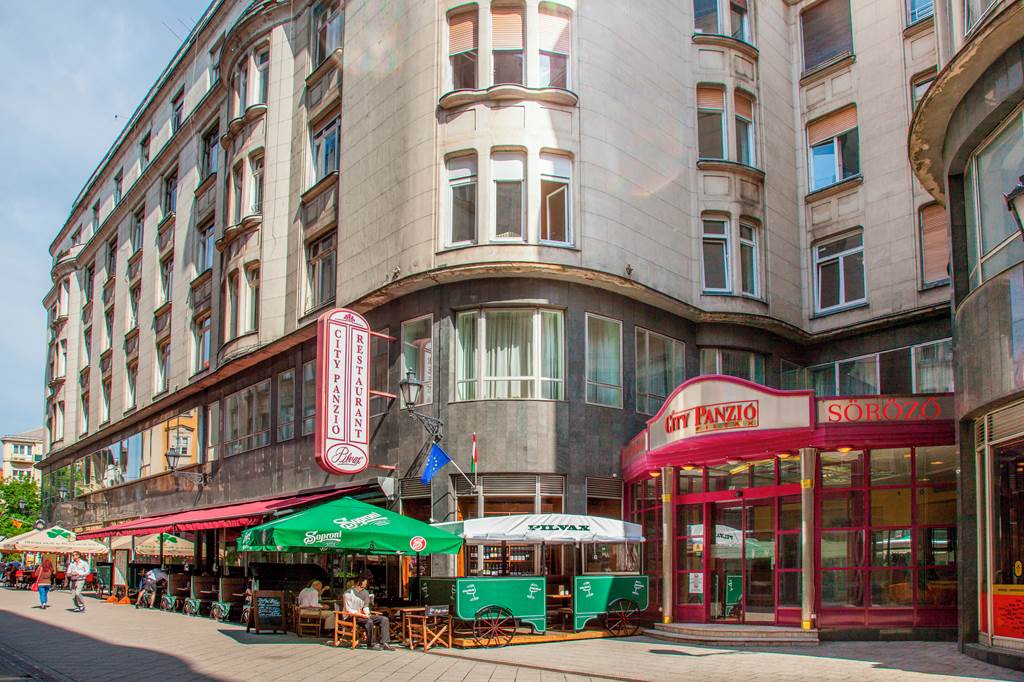 City Hotel Pilvax