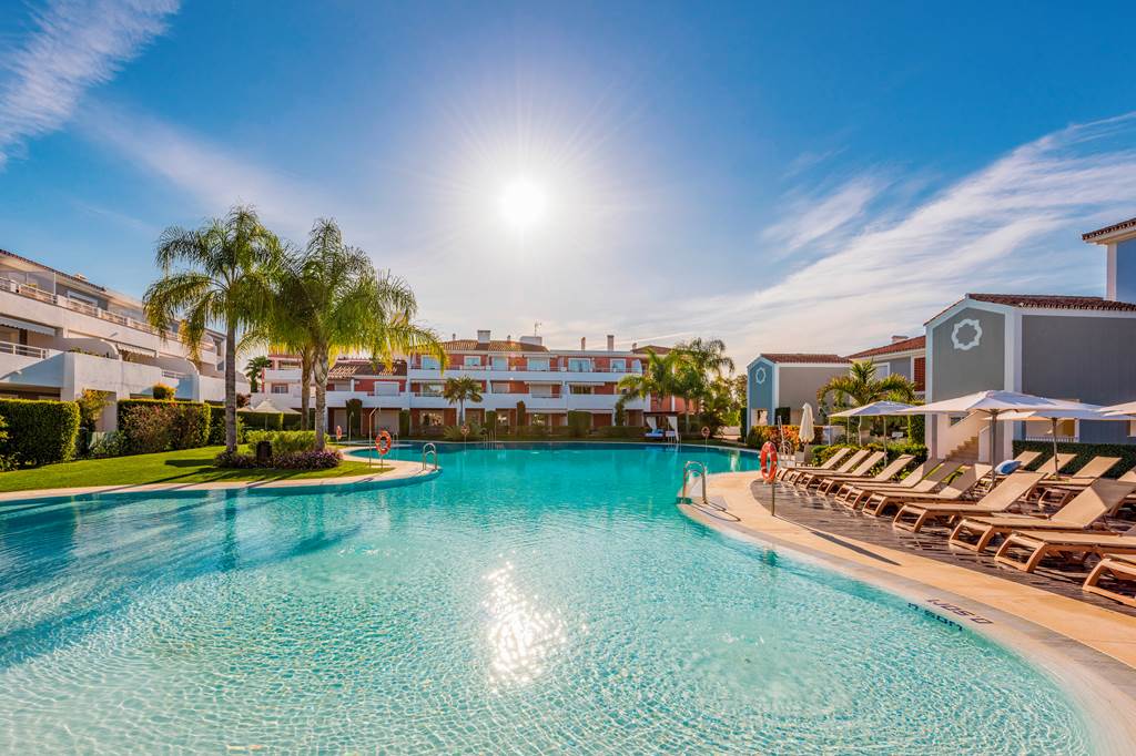 Cortijo Del Mar Resort