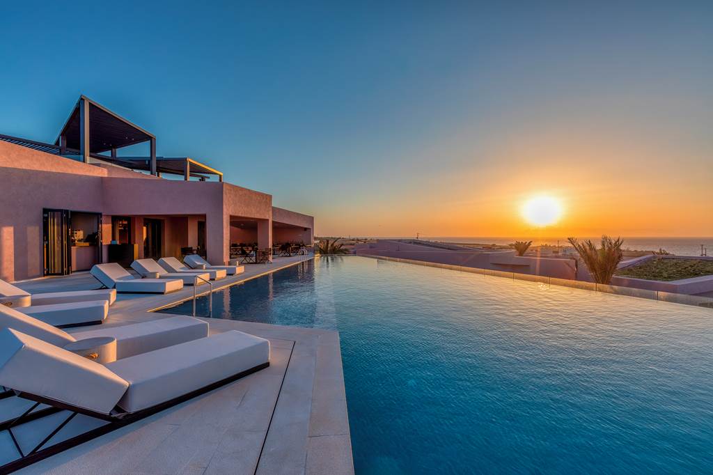 Domes Novos Santorini