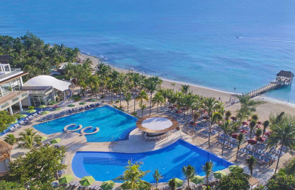 Essence at the 5s Beach