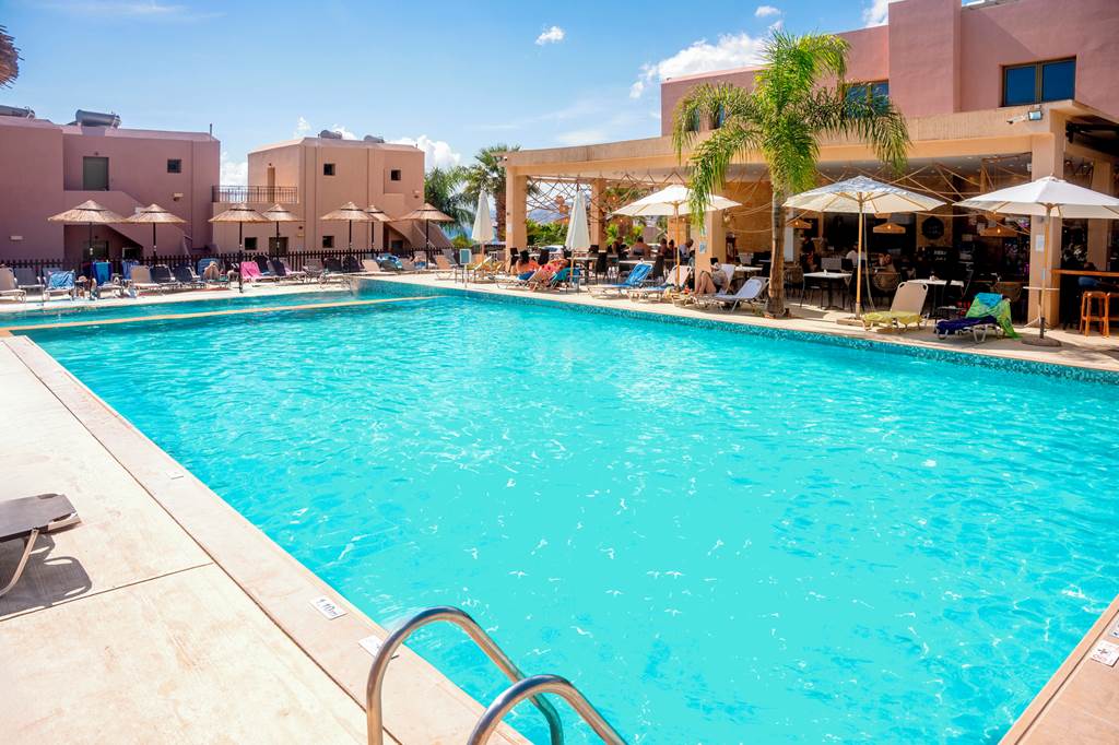 Finas Hotel & Apartments