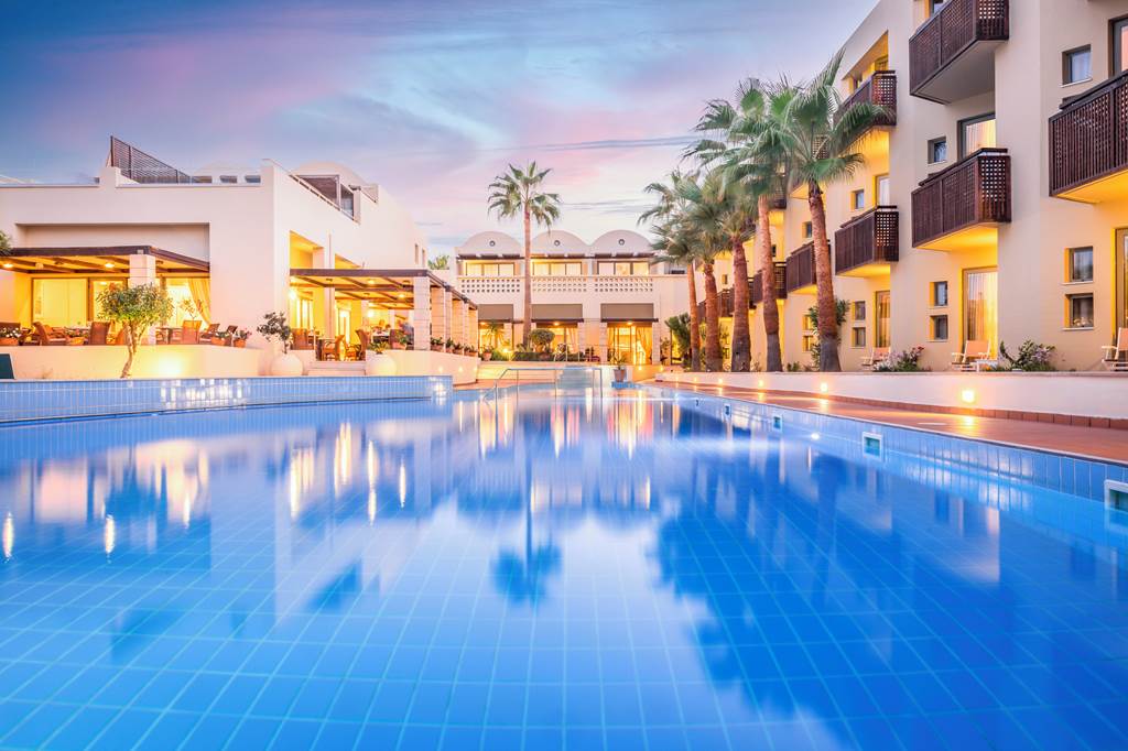 Giannoulis Santa Marina Plaza