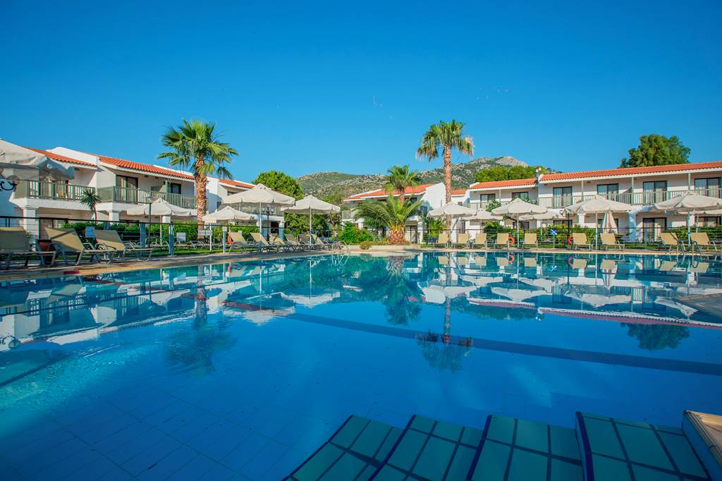 Golden Coast Hotel & Bungalows