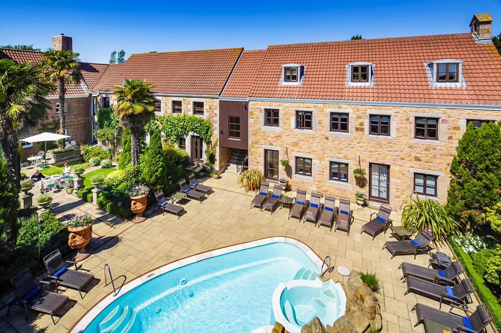 Greenhills Country Hotel