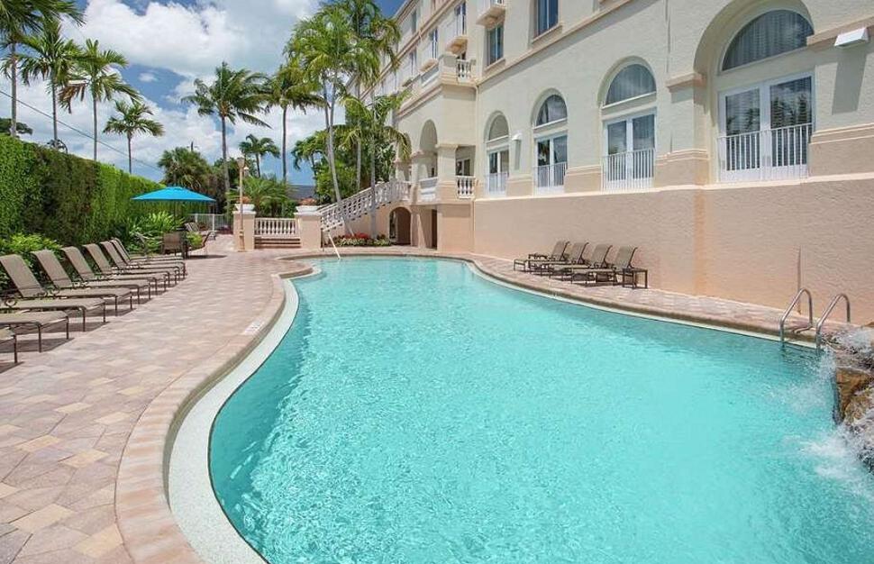 Hilton Naples