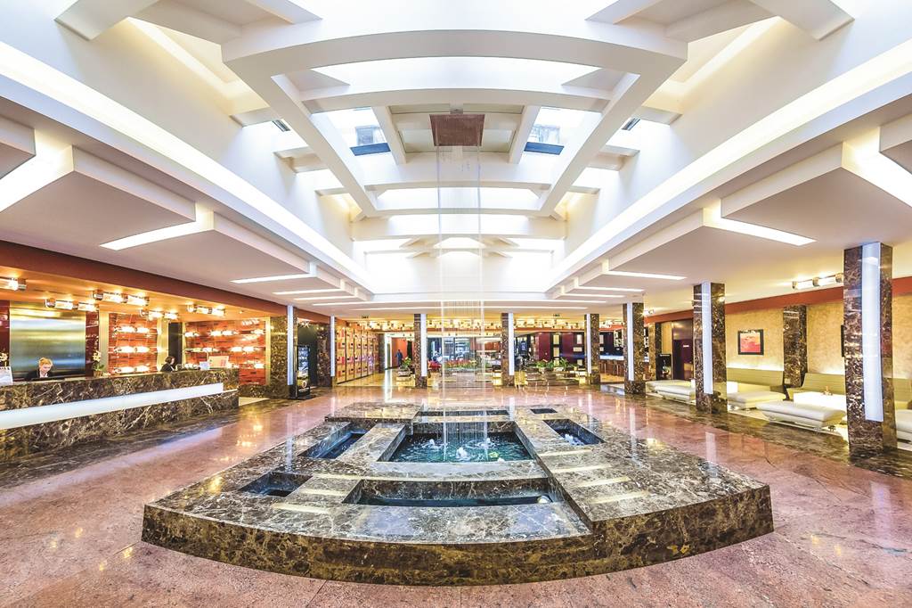 Hotel Grand Majestic Plaza