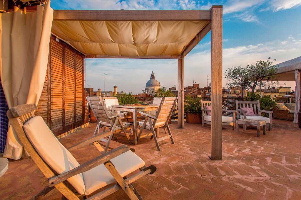 Hotel Saturnia & International