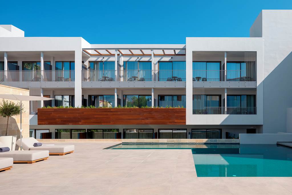 Ikones Seafront Luxury Suites