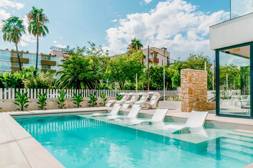 Instants Boutique Hotel