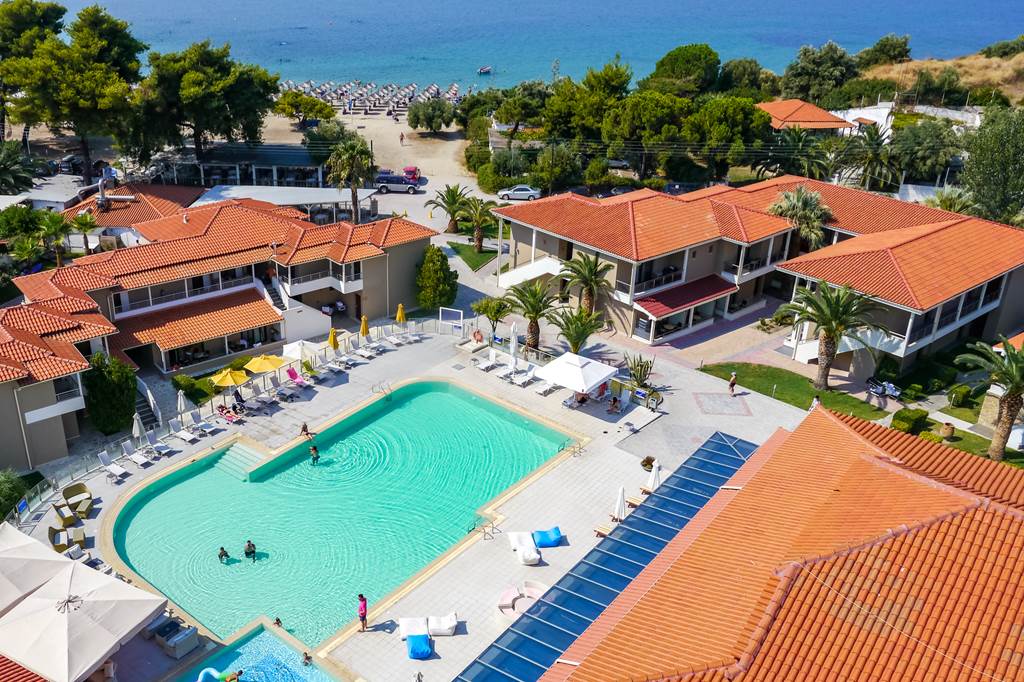 Lagomandra Beach Hotel