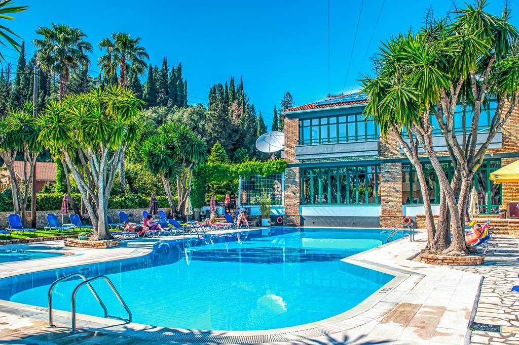 Legends Hotel & Apartments