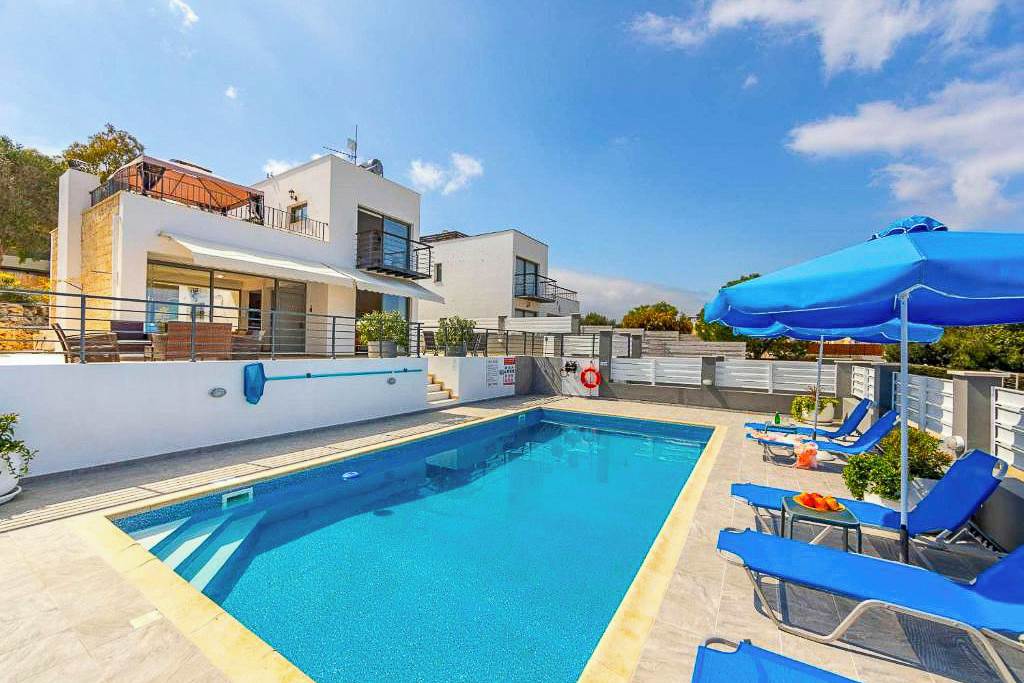 Lenia's Sea View Villa