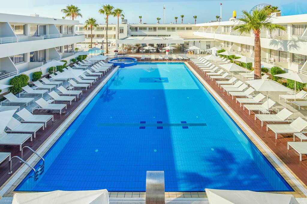 Melpo Antia Luxury Apartments & Suites