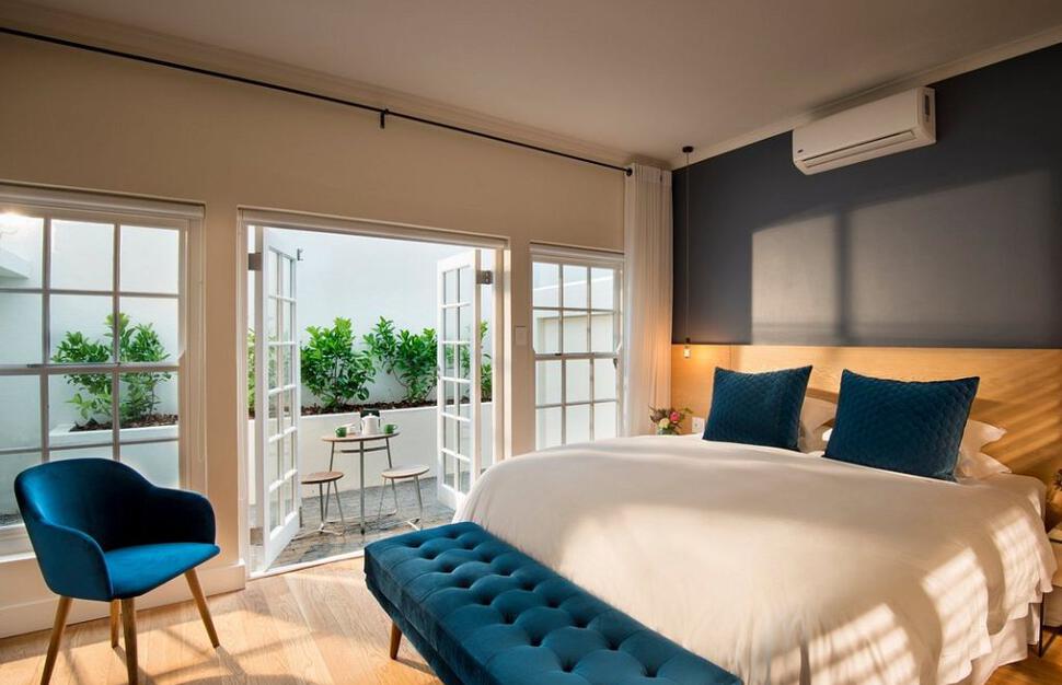 More Quarters Neighbourhood Hotel