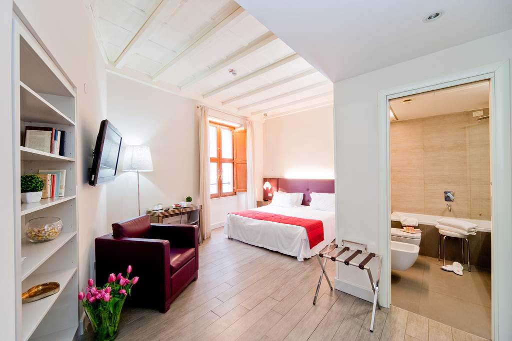 Navona Palace Luxury Inn