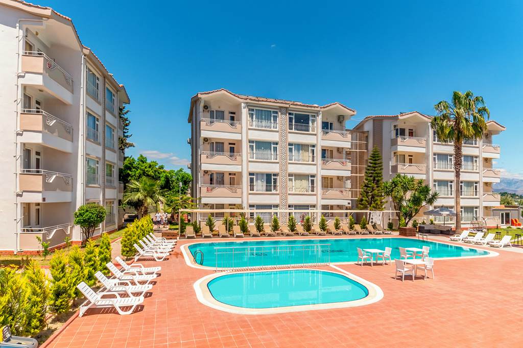 New Garden Luna Side Apart Hotel