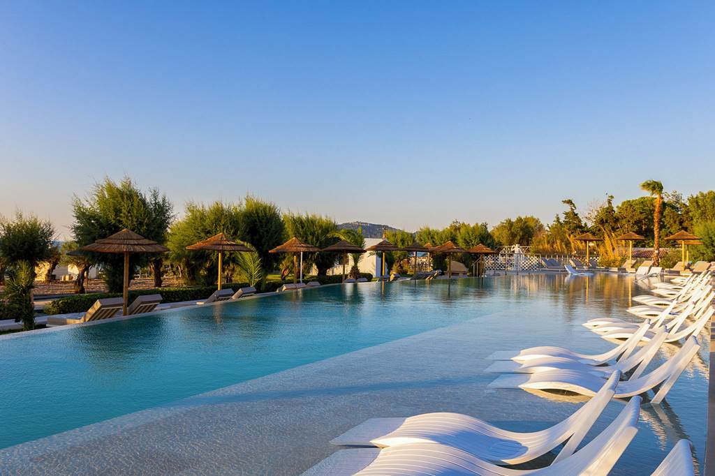 Pegasos Deluxe Beach Hotel