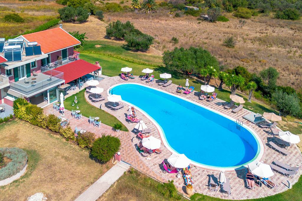 Philoxenia Studios & Apartments