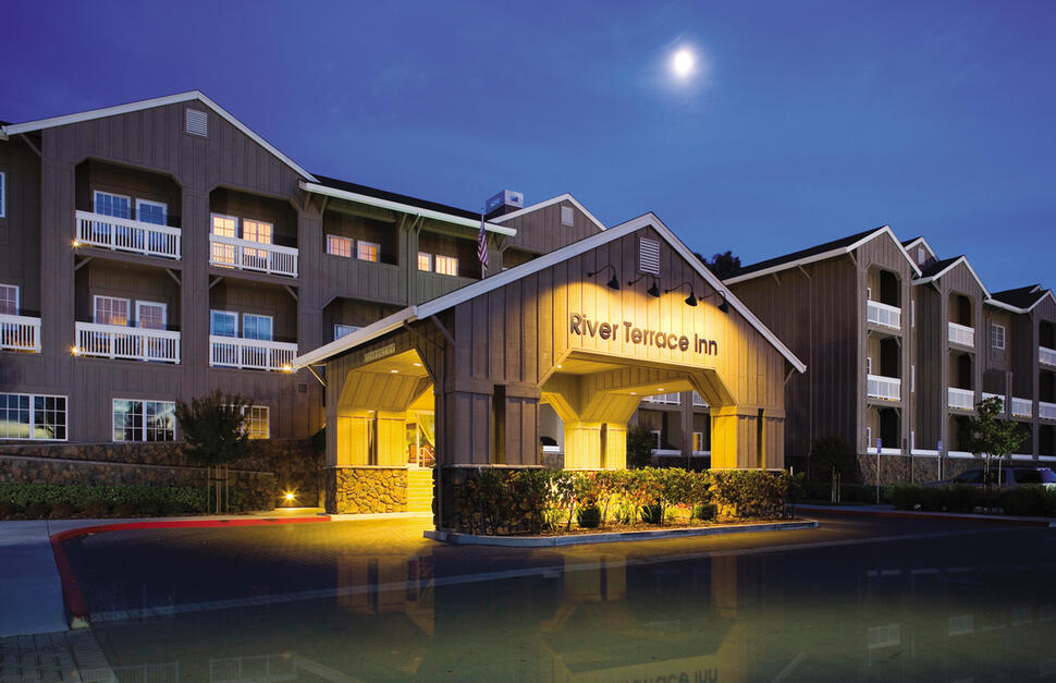 River Terrace Inn