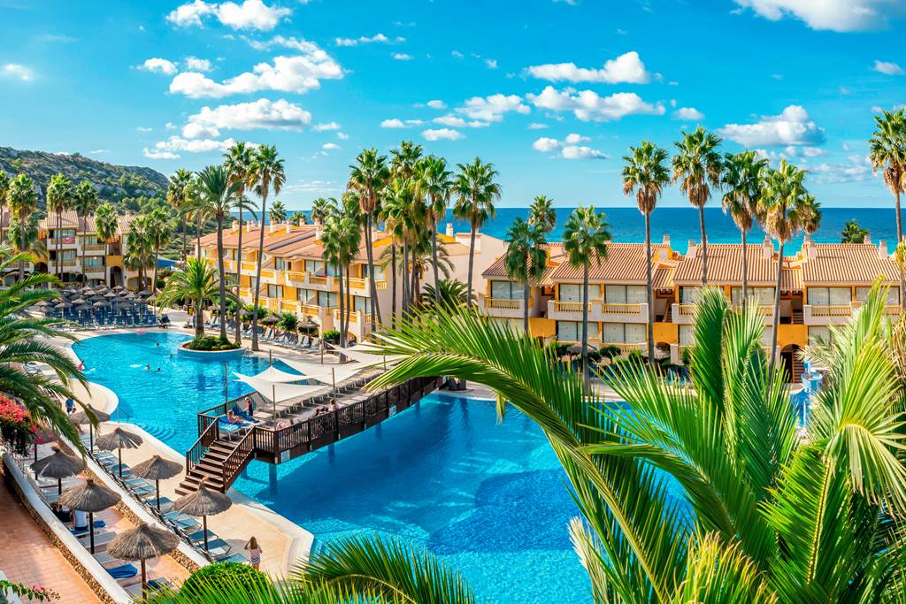 Royal Son Bou Family Club