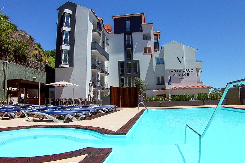 Santa Cruz Village Hotel