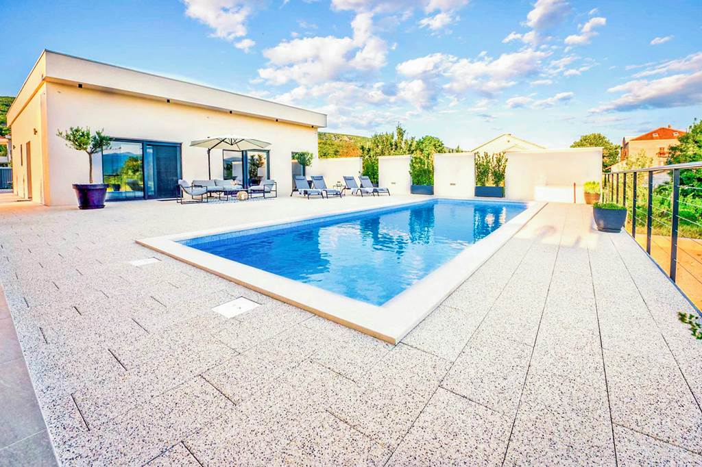 The White House Villa