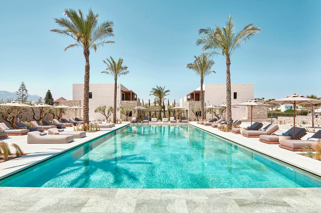 Theros All Suite Hotel