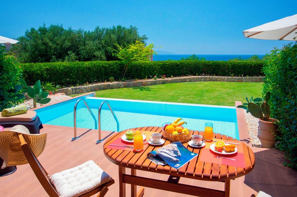 Trapezaki Bay Cottage