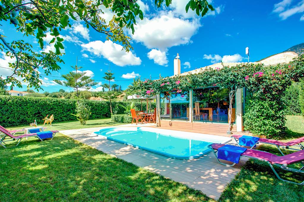 Trapezaki Secret Garden Villa