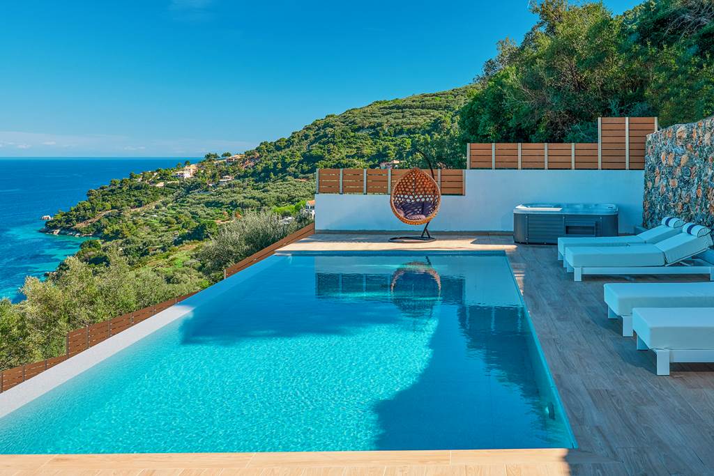 Villa Alkyonides Feather