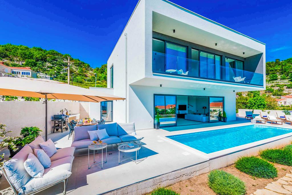 Villa Blue Diamond