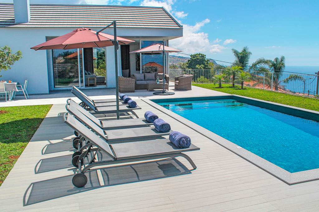 Villa Calheta Heights