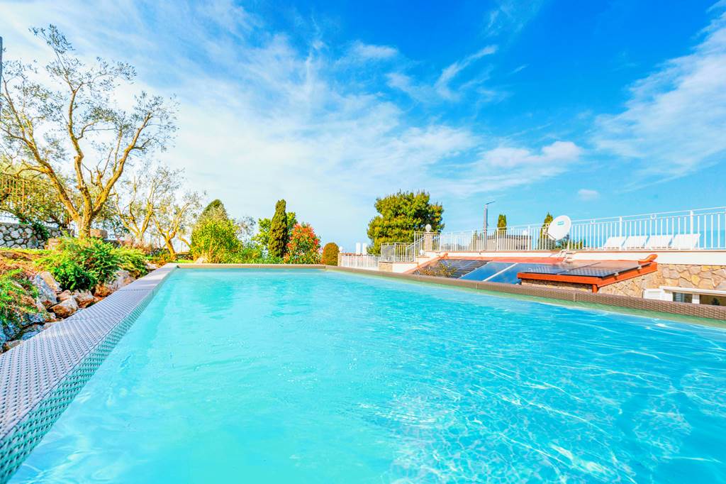 Villa High Top Vista