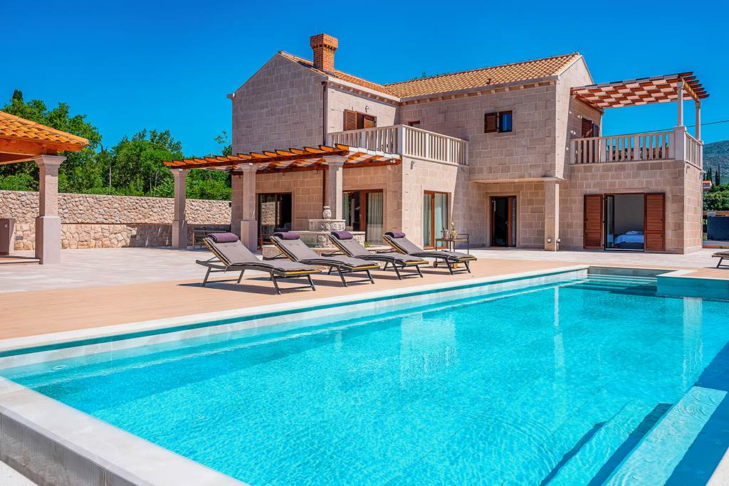 Villa Midnight Serenity