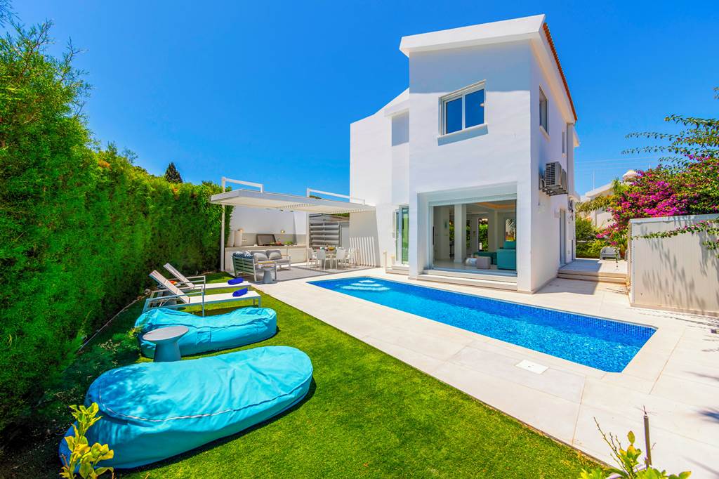 Villa Piera by the Sea