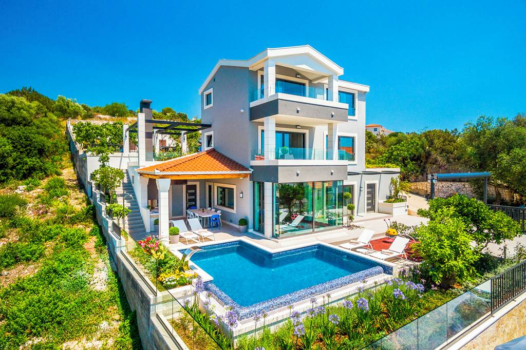 Villa Polished Stone