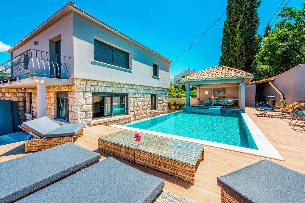 Villa Starboard Lux