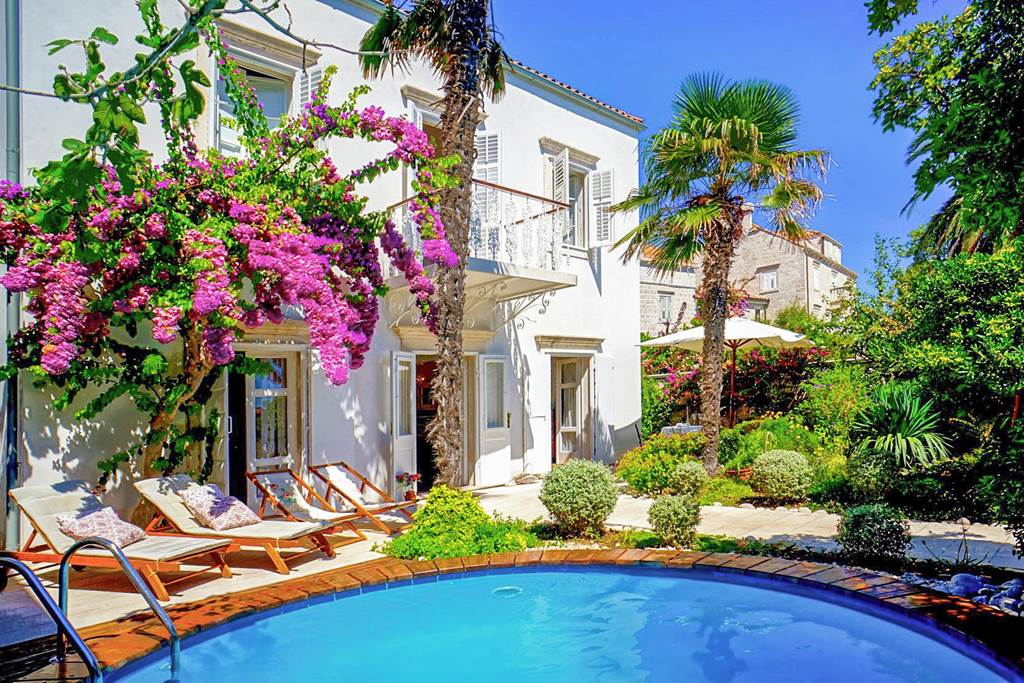 Villa Tranquil Waters