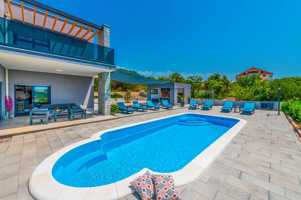 Villa Whimsical Waters