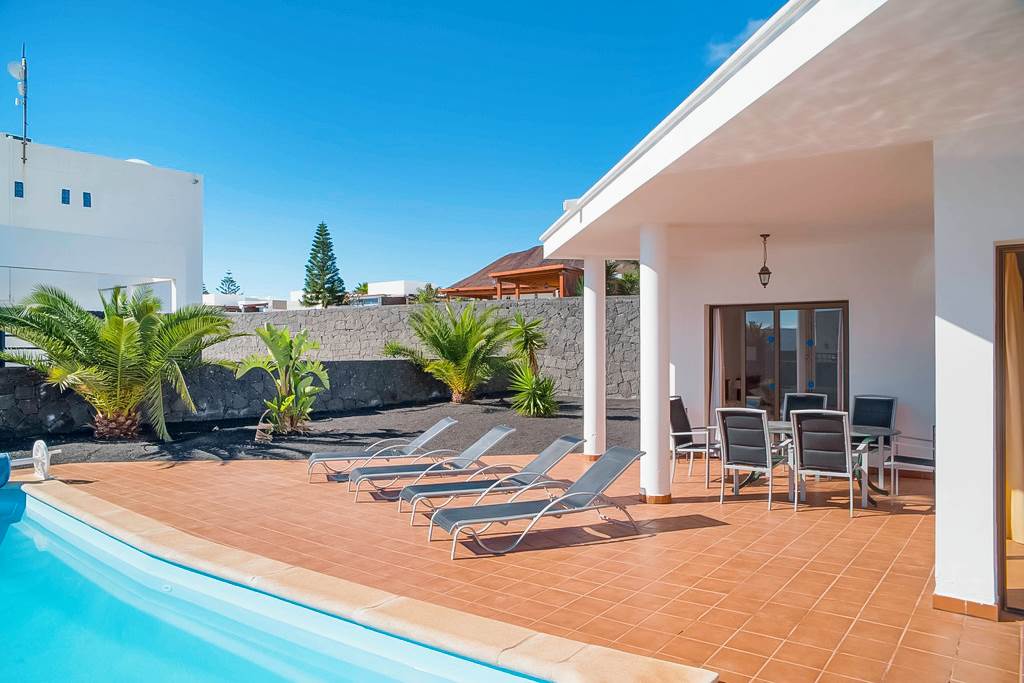 Villas Blancas - Four Bedroom Villa with Heated Pool