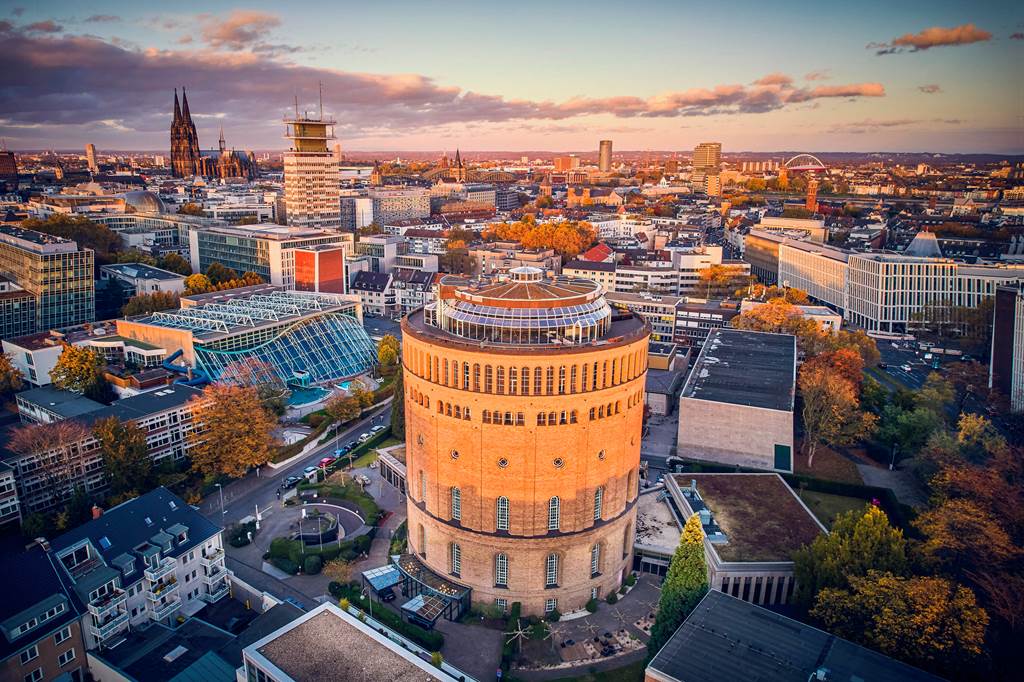 Wasserturm Hotel Cologne Curio Collection by Hilton