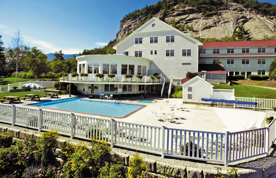 White Mountain Hotel & Resort